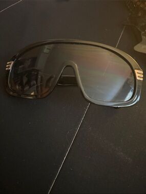 Sleek Black Shield Sunglasses - Full Coverage